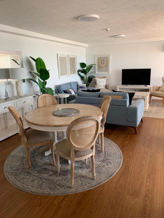 Pacific Regis Beachfront Holiday Apartments Gold Coast Exteriér fotografie