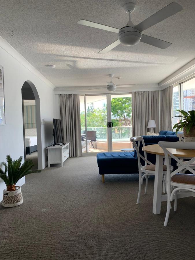 Pacific Regis Beachfront Holiday Apartments Gold Coast Exteriér fotografie