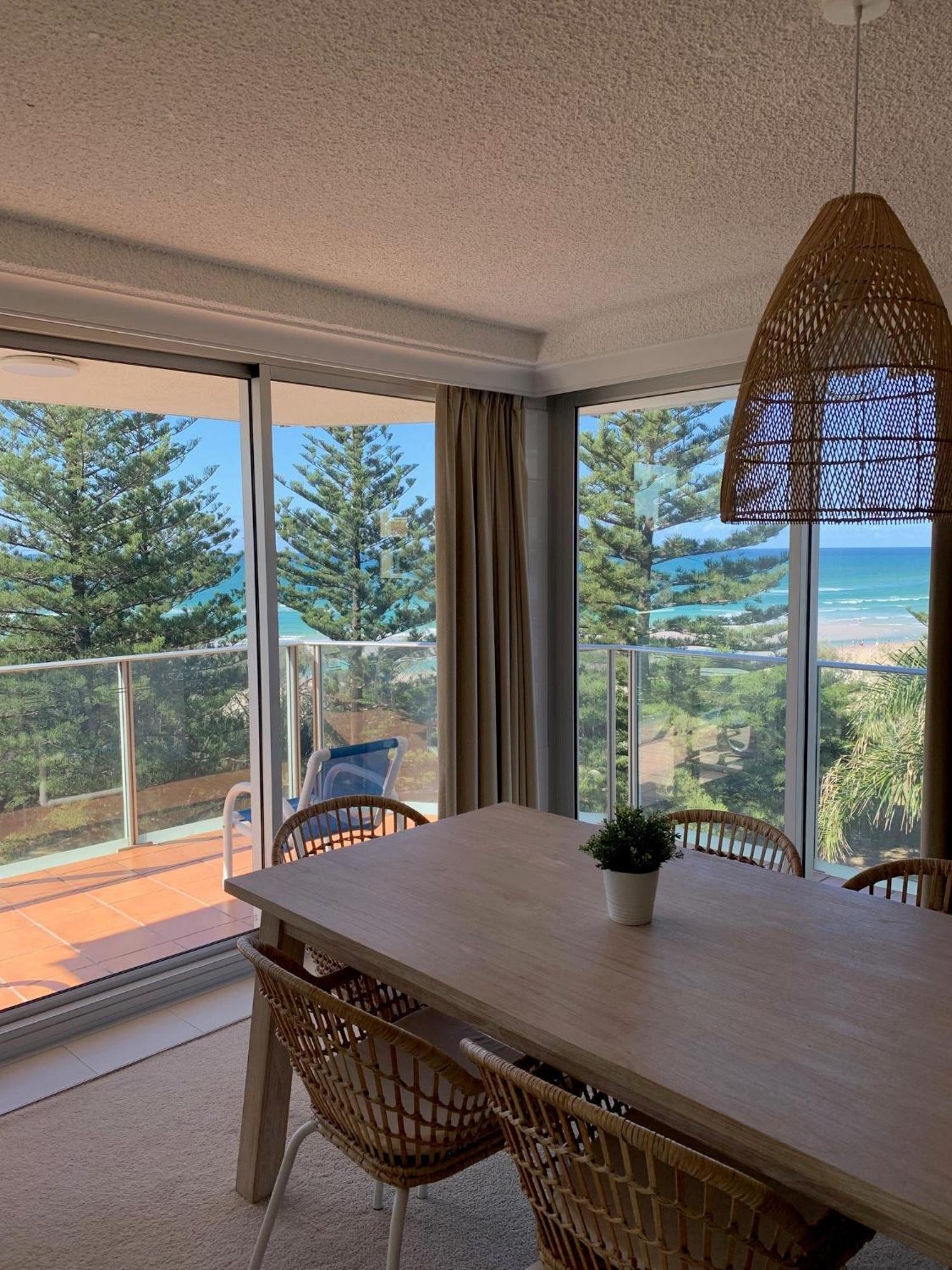 Pacific Regis Beachfront Holiday Apartments Gold Coast Exteriér fotografie