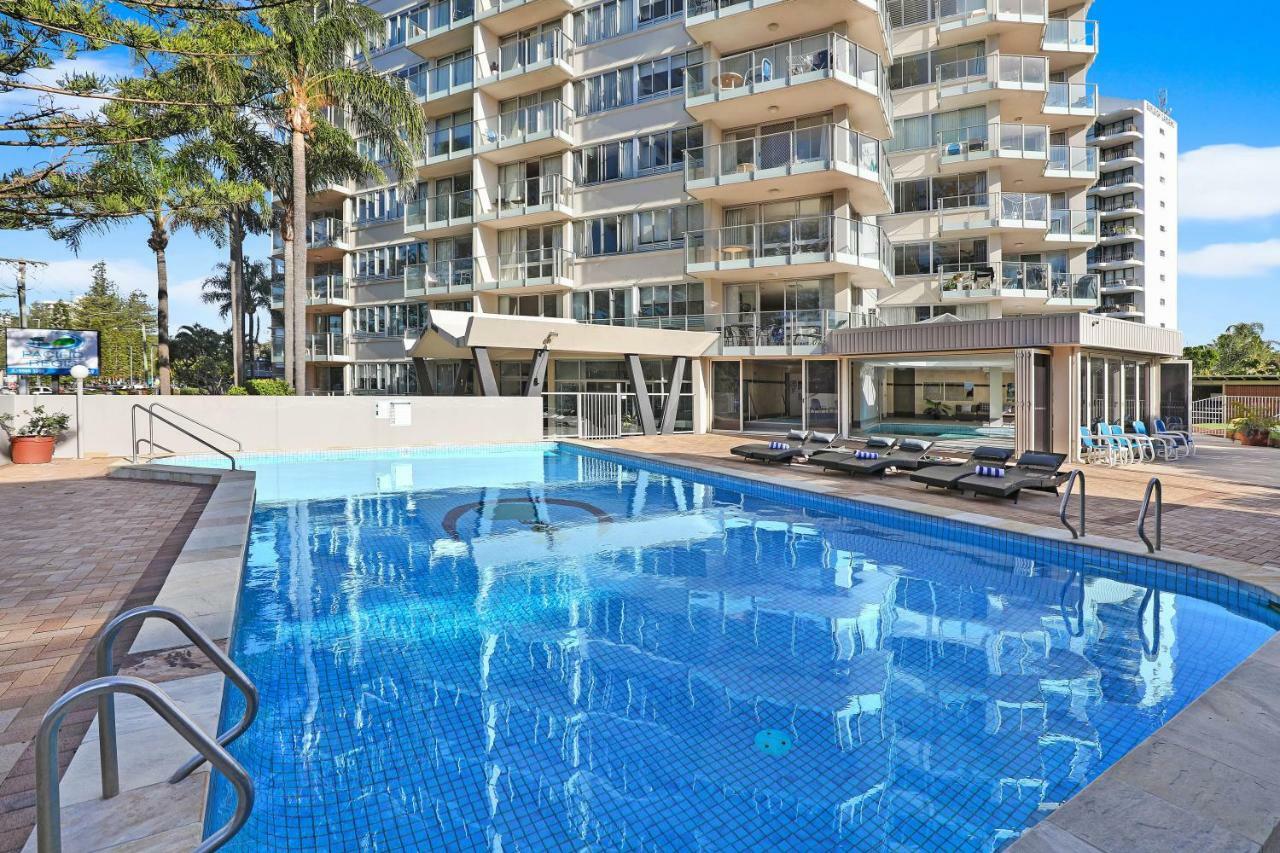 Pacific Regis Beachfront Holiday Apartments Gold Coast Exteriér fotografie